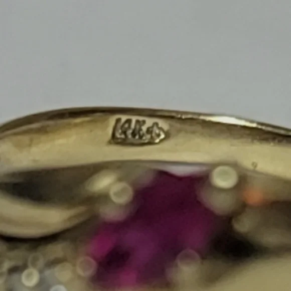 SOLID 14K Gold VINTAGE ESTATE RUBY & Diamond Ring SZ. 6.5, 3.5gr - Picture 5 of 5